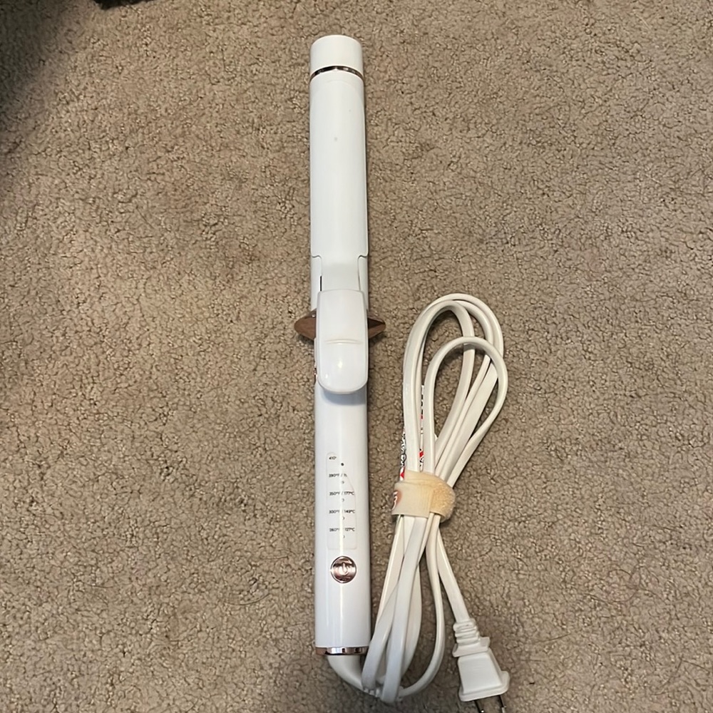 T3 curling iron